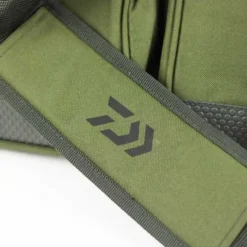 Daiwa Black Widow Carryall 70l -Angeln Verkaufsgeschäft daiwa black widow carryall shoulder strap5763bd7b156dc 1280x1280